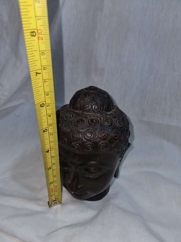 Antique Bronze Thai Buddha head ??