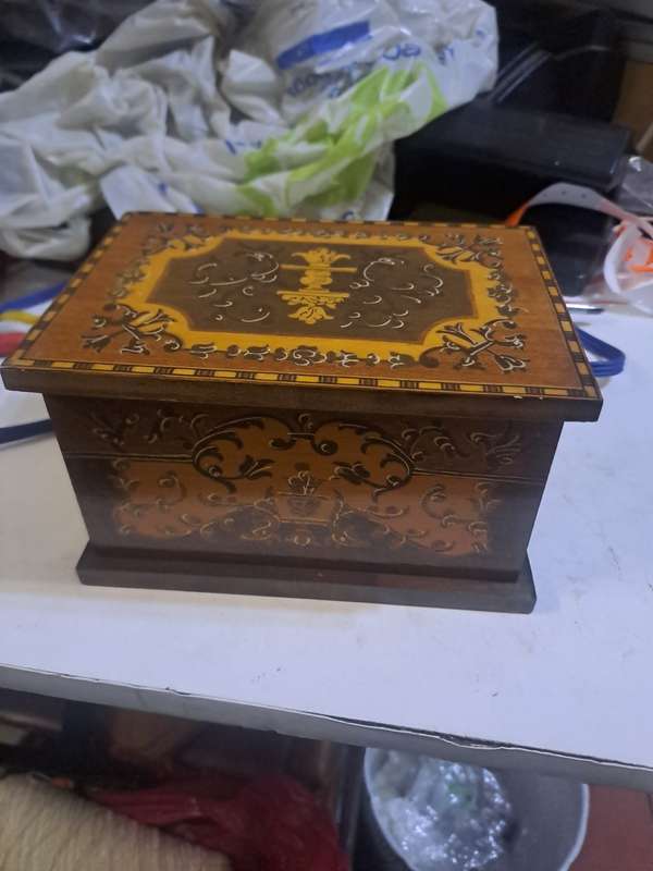 Vintage cigarette dispenser wooden decorative box