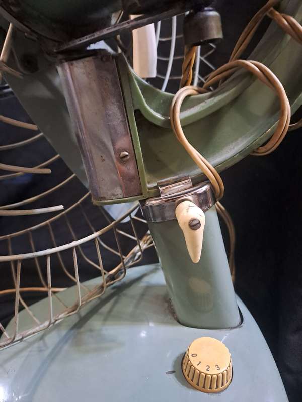 Green electric retro big desk fan (working)