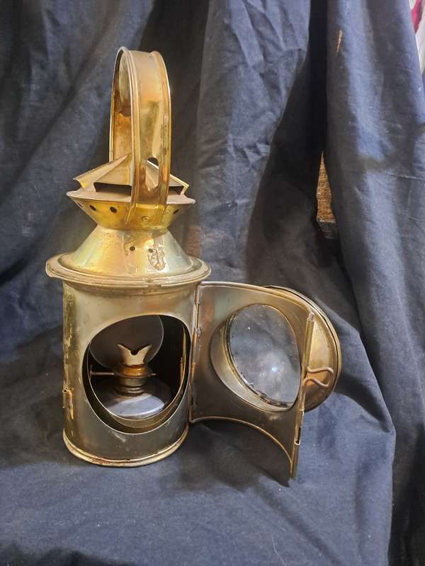 Railway signal lamp