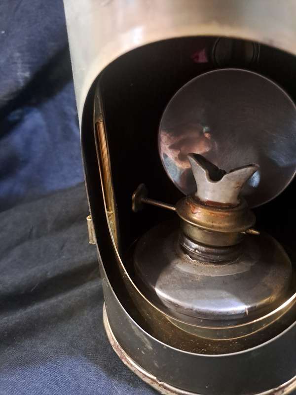 Railway signal lamp