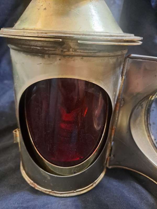 Railway signal lamp