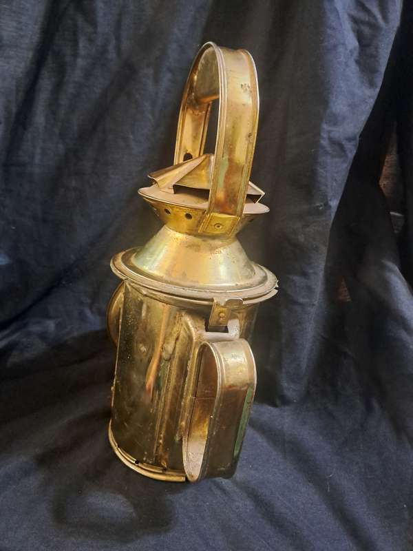 Railway signal lamp