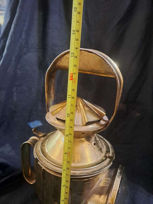 Railway signal lamp