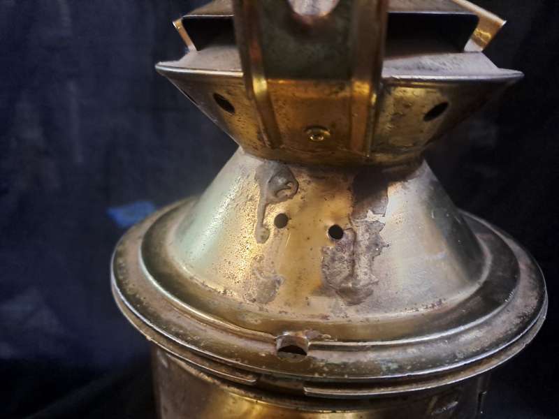 Railway signal lamp