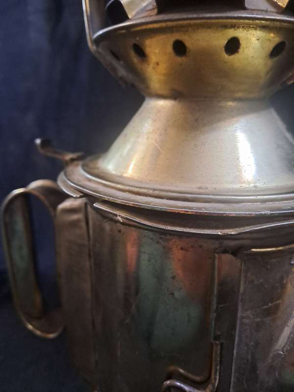Railway signal lamp