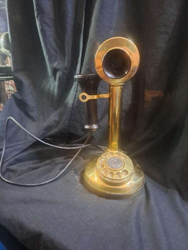 Replica candlestick phone
