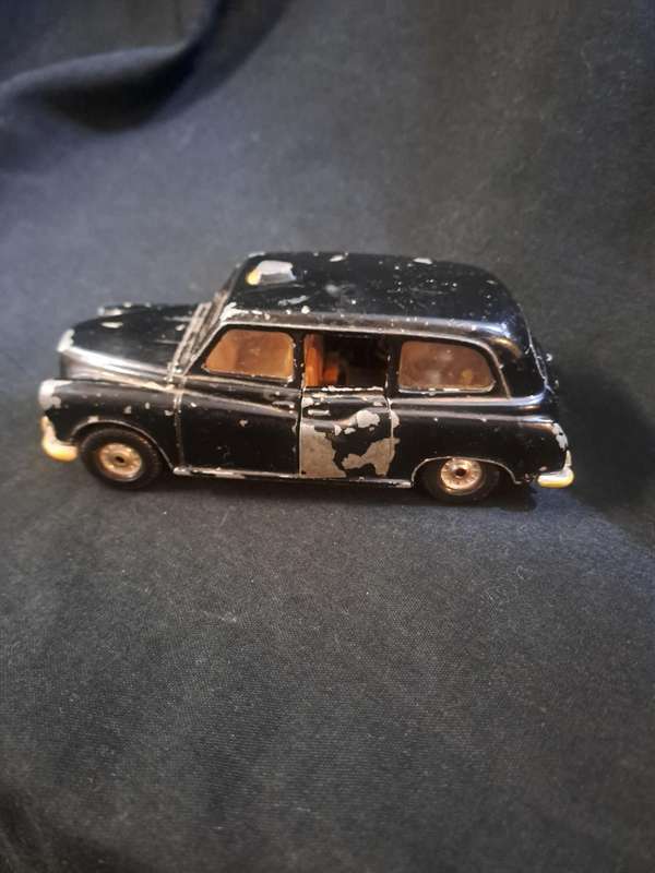 Corgi Austin London taxi
