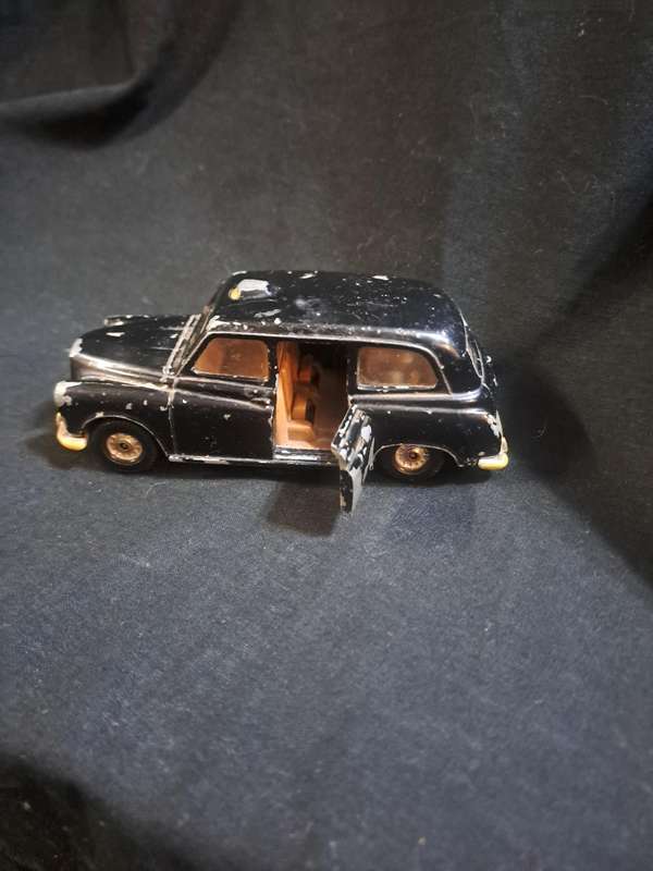 Corgi Austin London taxi