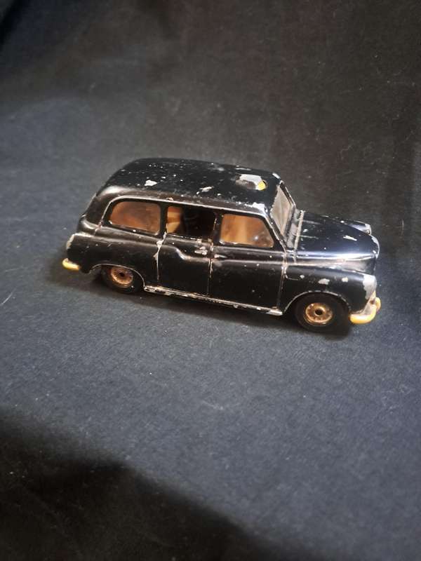 Corgi Austin London taxi