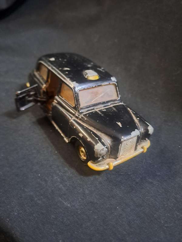 Corgi Austin London taxi