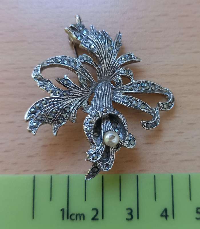 Marcasite flower brooch