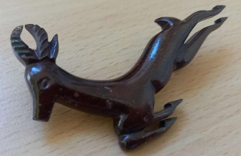 Vintage wooden flying springbok brooch - plus free earring