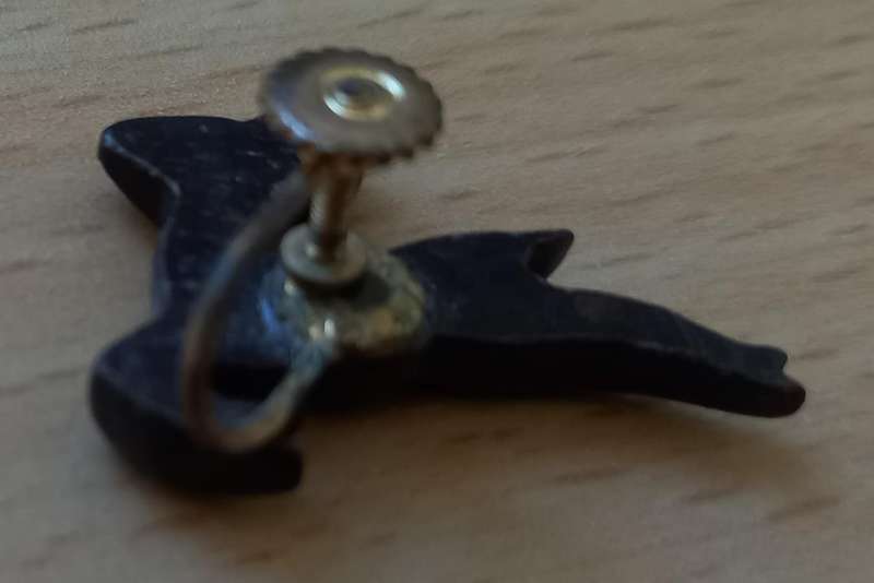Vintage wooden flying springbok brooch - plus free earring