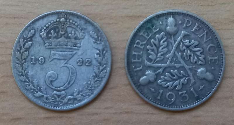 Lot of 8 silver Great Britain 3 Pence coins 1920s to 1940s