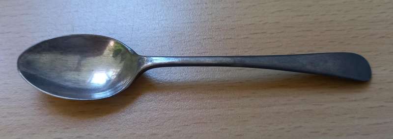 Pretty sterling silver petite teaspoon by WS Savage & co 1925, total weight 12.3g
