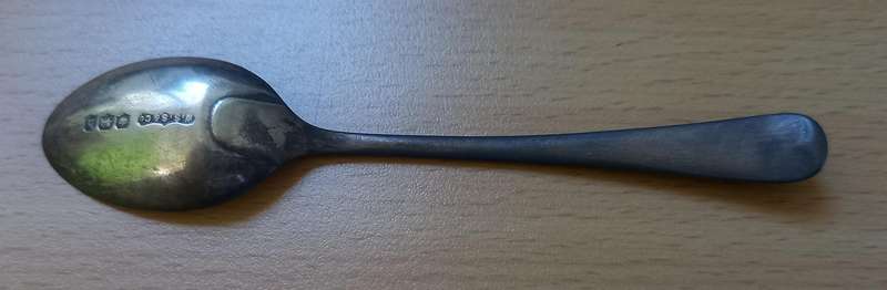 Pretty sterling silver petite teaspoon by WS Savage & co 1925, total weight 12.3g
