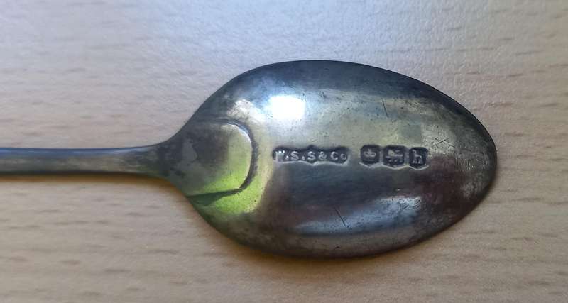 Pretty sterling silver petite teaspoon by WS Savage & co 1925, total weight 12.3g