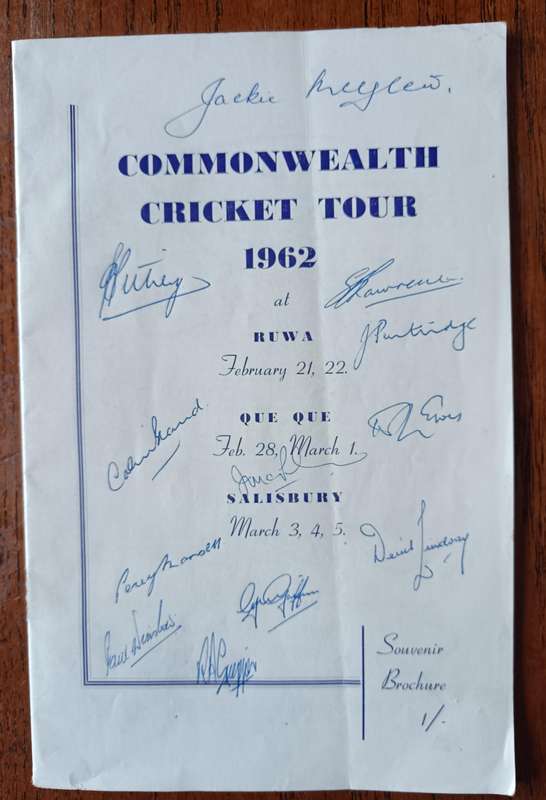 1962 Commonwealth cricket tour of Rhodesia souvenir booklet with 25 signatures - very rare