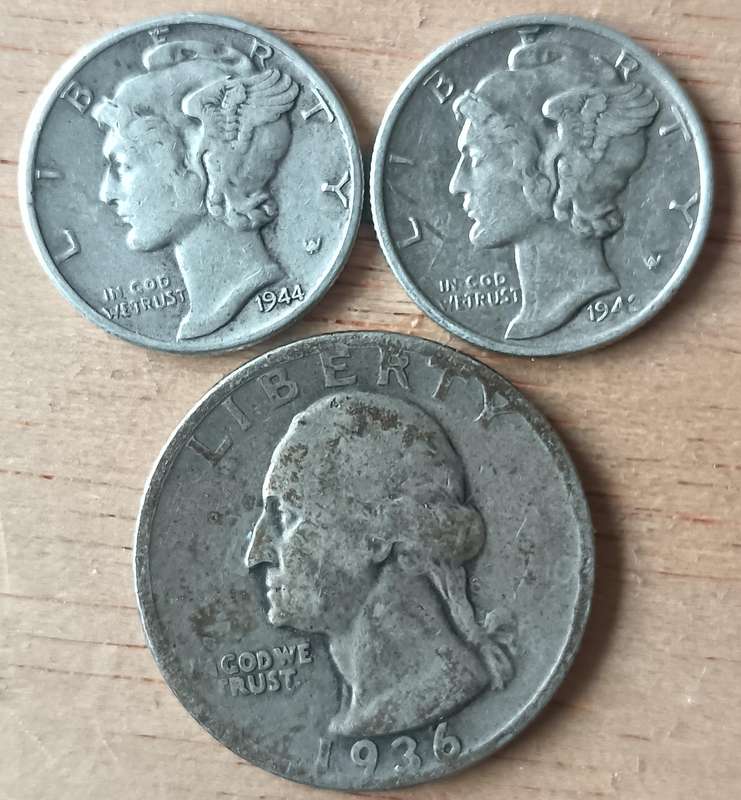 USA silver dimes 1942 and 1944 plus silver quarter 1936