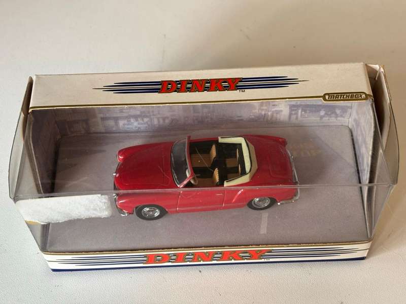 VW Karmann Ghia 1968 Convertible (Dinky DY035/A)