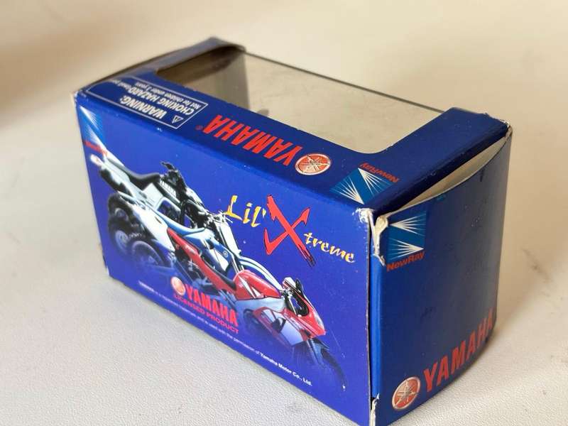 Yamaha YZF 1000R Thunderace (NewRay 1:32)
