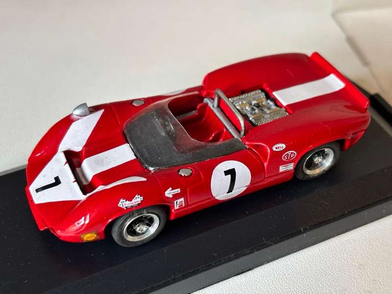 Lola - John Surtees (Custom Built)
