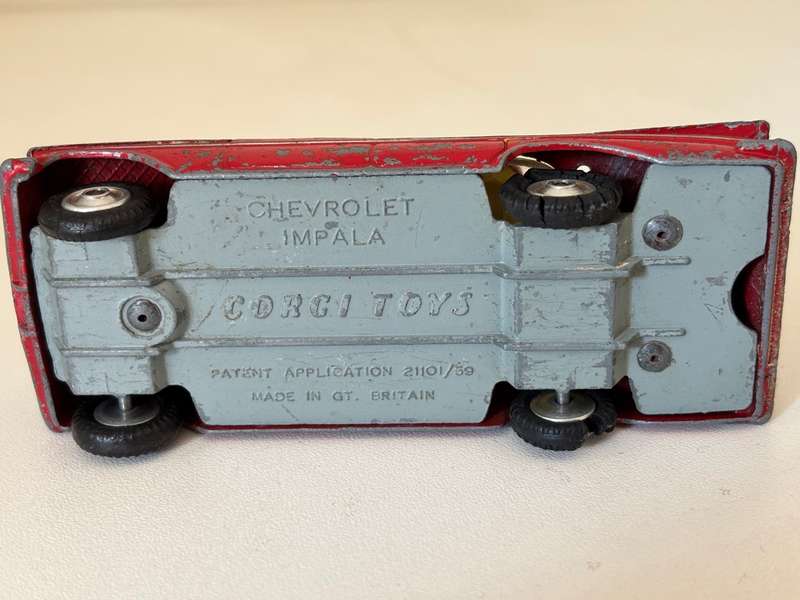 Chevrolet Impala Fire Chief #439 (Corgi +/-1:43 made in Britain)