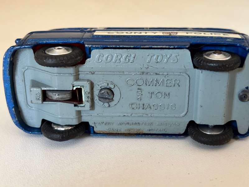 Commer 3/4 Ton Chassis - Police #464 (Corgi +/-1:43 made in Britain)