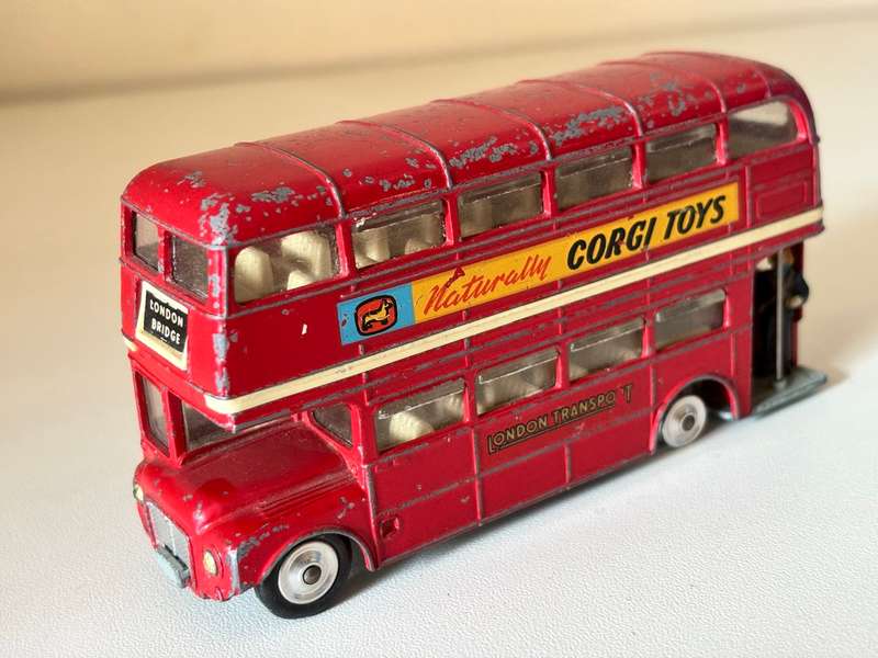 Routemaster Bus - London Transport #468 (Corgi +/-1:43 made in Britain)