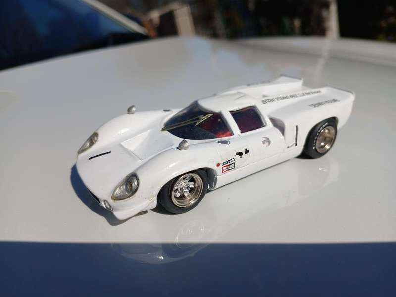 Lola T70 MK3 #1 Denny Hulme (Tenariv N131 Custom Built 1/43)