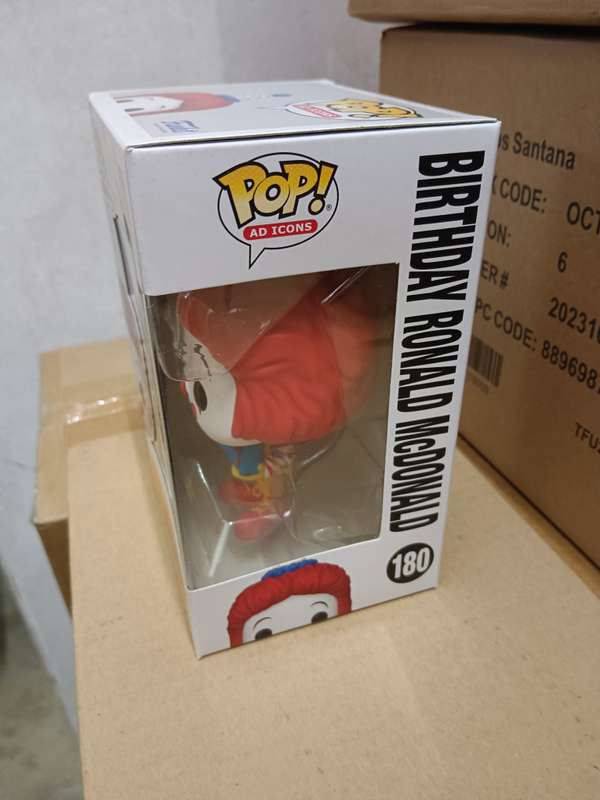 Funko! POP AD ICON MCDONALDS BIRTHDAY RONALD VIN FIG