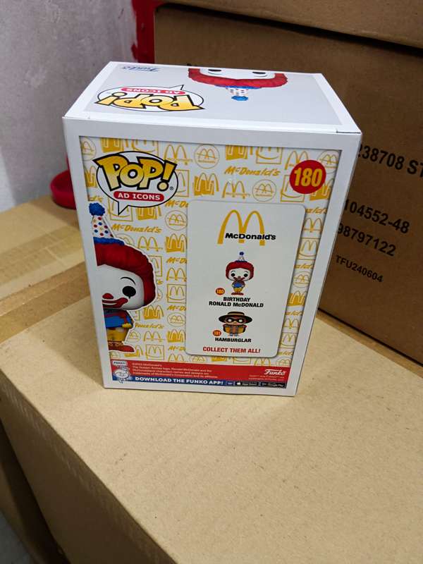 Funko! POP AD ICON MCDONALDS BIRTHDAY RONALD VIN FIG