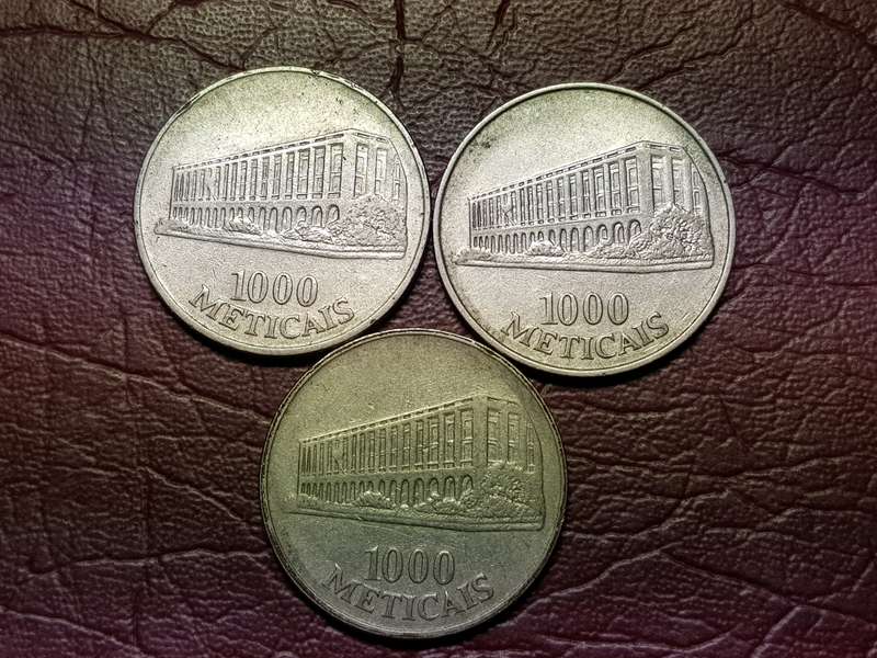 3 x Mocambique 1000 Meticais - [Bid per coin to take all]