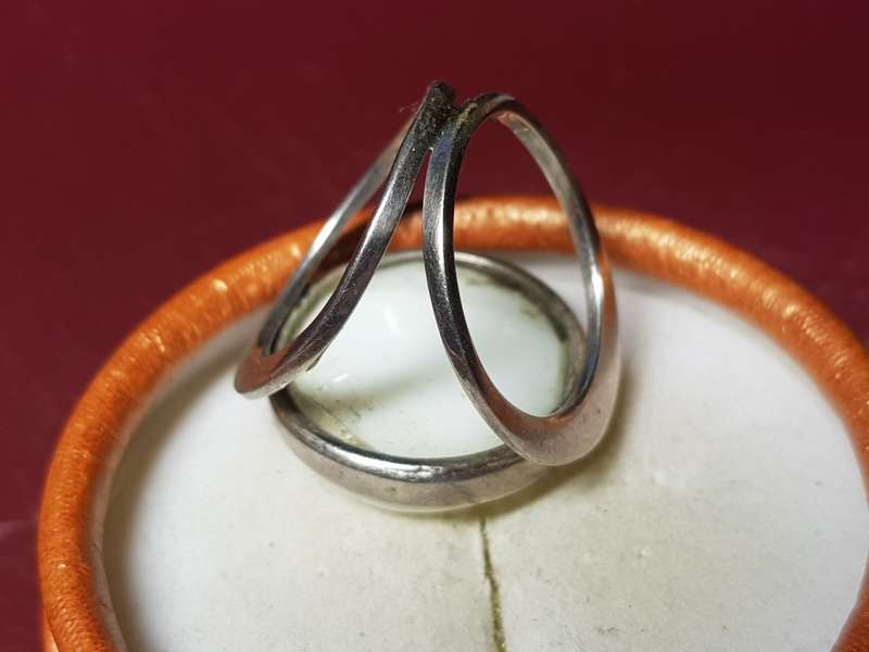 Lovely Genuine Solid Sterling Silver Ring In Very Good Condition - [8,2 g]