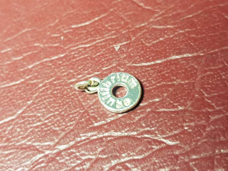 Lovely Genuine Solid Sterling Silver Charm in Excellent Condition - [0,5 g]