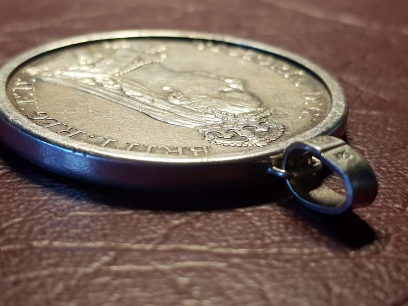 1891 British Sterling Silver Crown Set in Sterling Silver - [31,3 g]