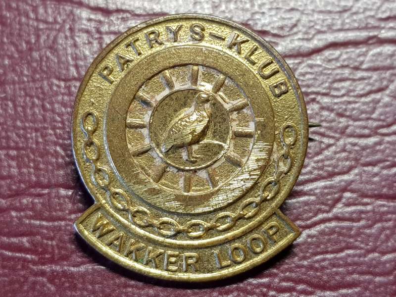 Old Patrys Klub Wakker Loop Metal Lapel Pin Badge