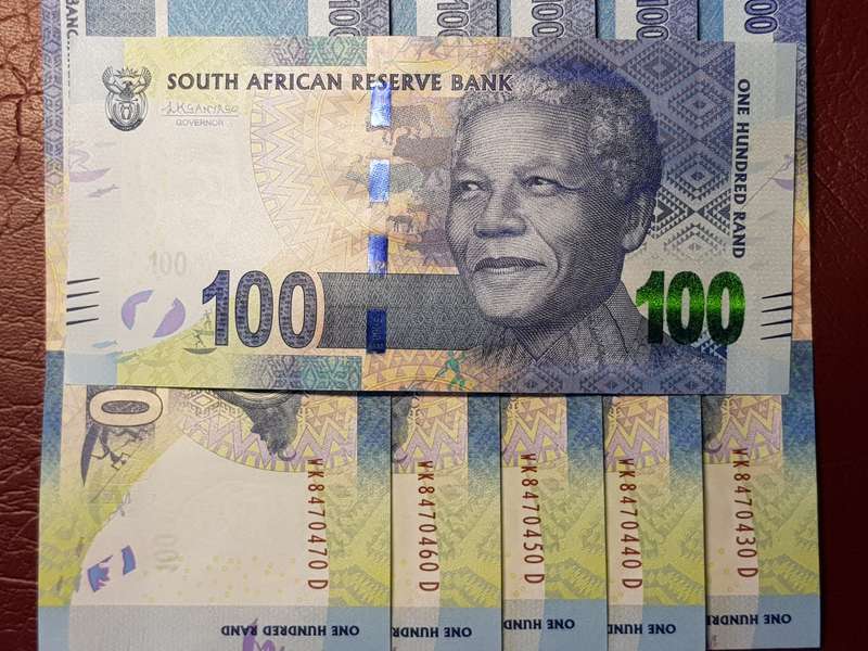 6 x R100 Notes L Kganyago Crisp Unc In Sequence of 10 - [Bid per note to take all]