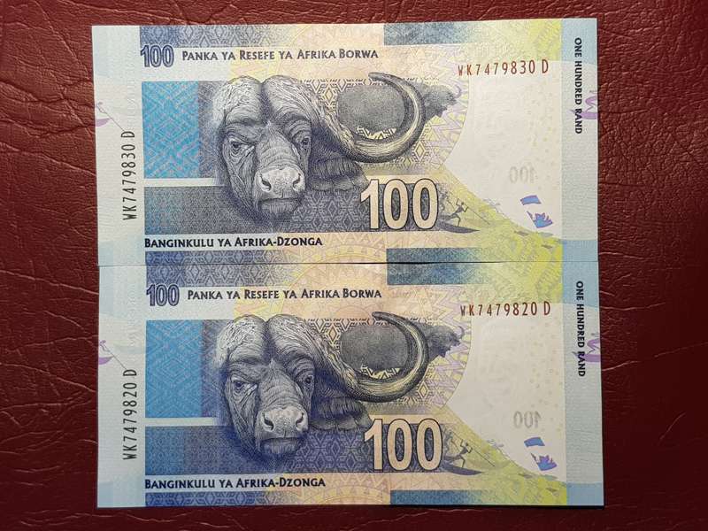 2 x R100 Notes L Kganyago Crisp Unc - [Bid per note to take both]