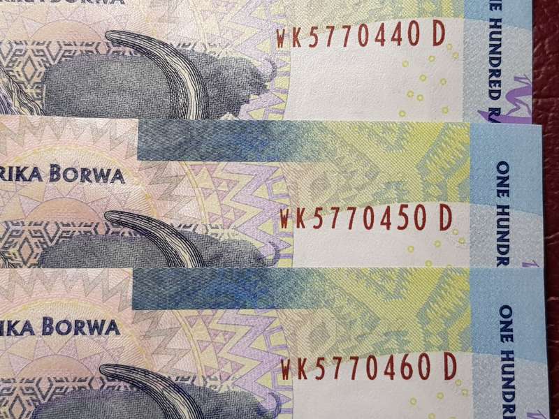 3 x R100 Notes L Kganyago Crisp Unc - [Bid per note to take all]