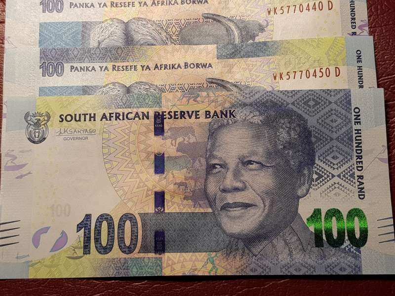 3 x R100 Notes L Kganyago Crisp Unc - [Bid per note to take all]