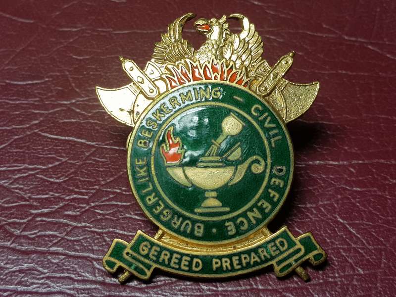 Large Civil Defense - Burgerlike Beskerming Enameled Cap Badge - [55 mm x 45 mm]