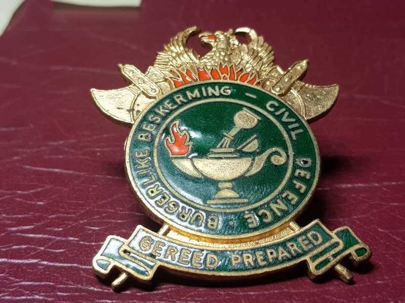 Large Civil Defense - Burgerlike Beskerming Enameled Cap Badge - [55 mm x 45 mm]