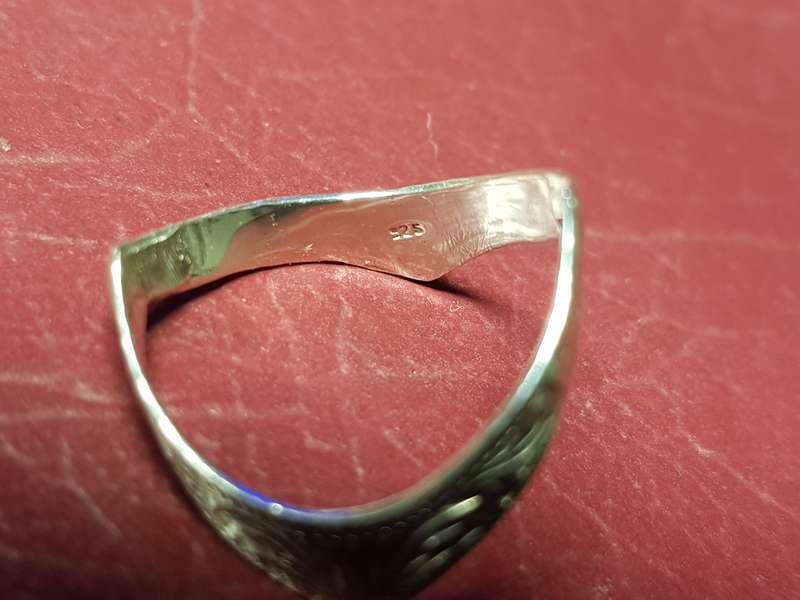 Lovely Genuine Solid Sterling Silver Ring In Very Good Condition - [1,25 g]