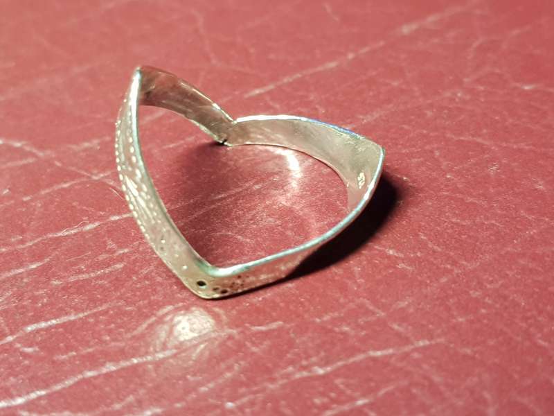 Lovely Genuine Solid Sterling Silver Ring In Very Good Condition - [1,25 g]