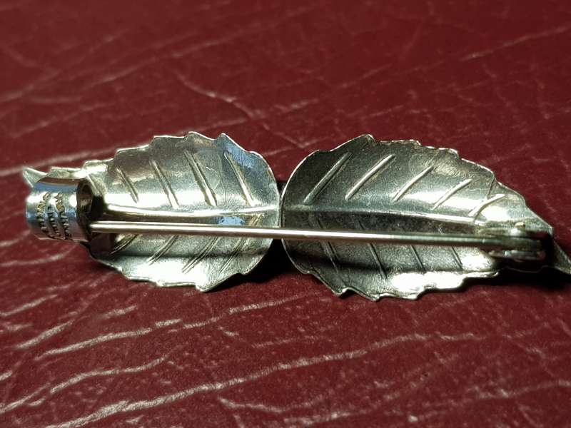 Lovely Genuine Solid Sterling Silver Vintage Brooch In very Good Condition - [2,65 g, 44 mm]