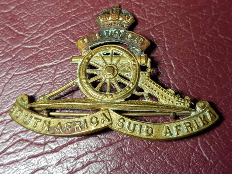 Artillery Gilding Metal Cap Badge With British Crown, SA