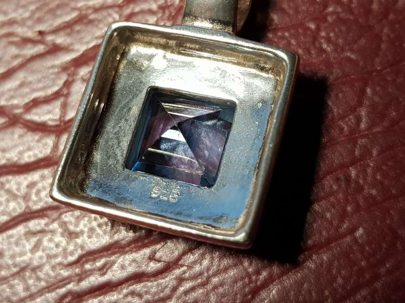Lovely Genuine Solid Sterling Silver Pendant in Excellent Condition - [4,2 g]
