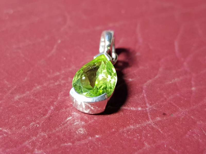 Lovely Genuine Solid Sterling Silver Pendant in Excellent Condition - [1,35 g]